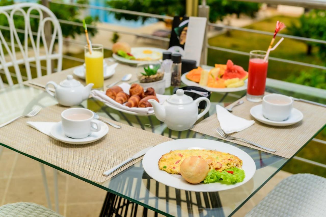 Baobab Tree Hotel & Spa Mahajanga Exterior photo