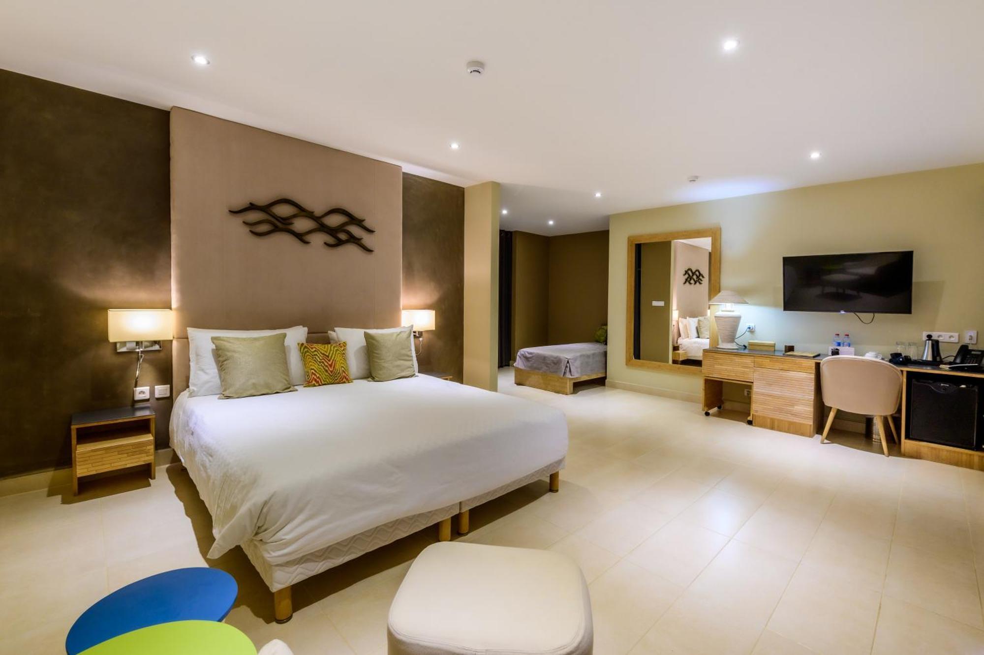 Baobab Tree Hotel & Spa Mahajanga Exterior photo
